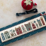 Needleworker's Tiny Town - Heart in Hand